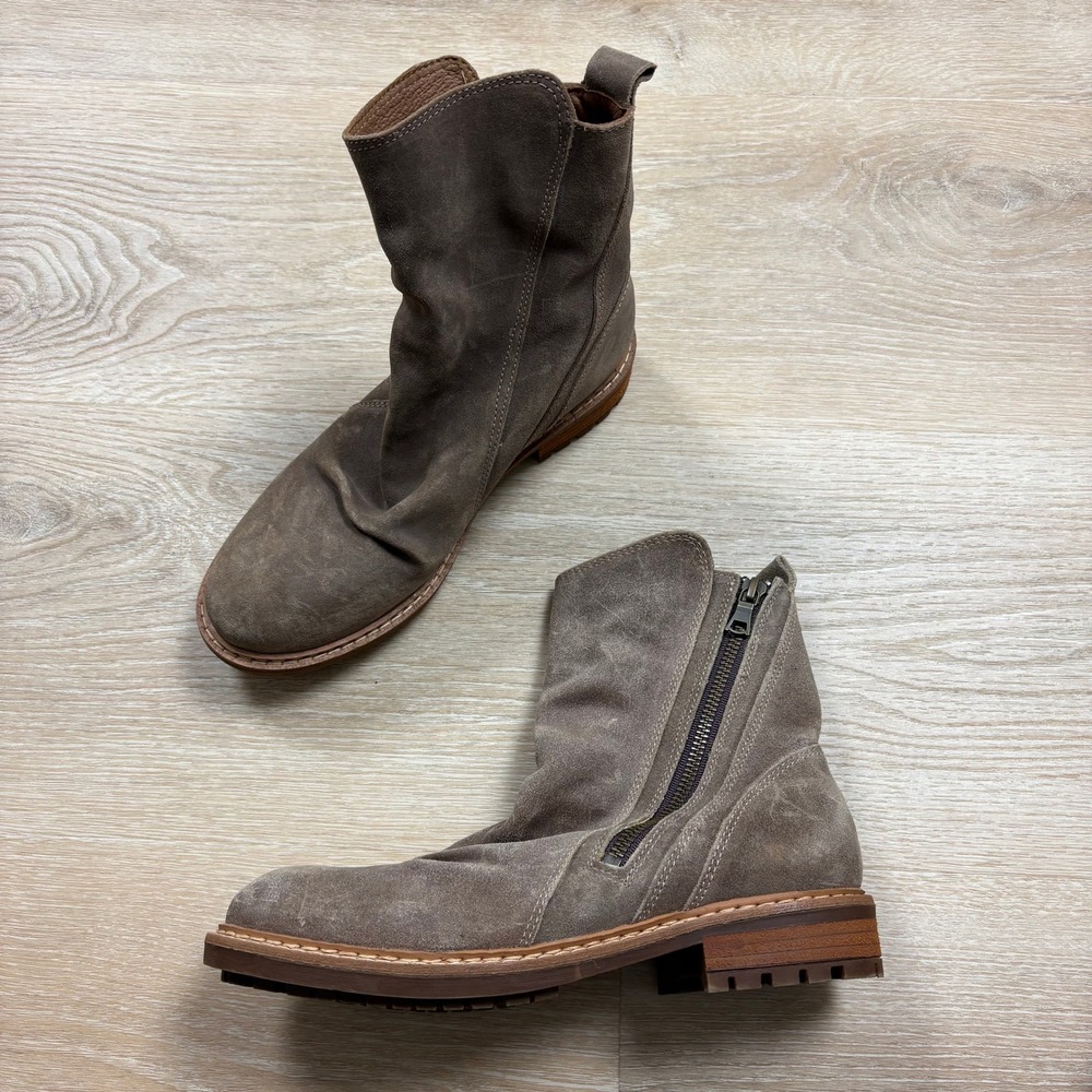 Sofft Sharnell II Suede Slouchy Ankle Lug Sole Boots Women's 7.5 Color Taupe